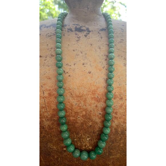 Green Aventurine Vintage Bead Necklace - Picture 4 of 5